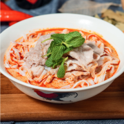 N7. White Curry Pork Noodle 白咖喱猪肉粉